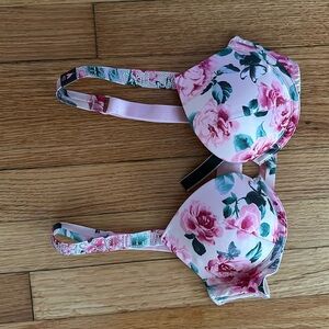 Victoria’s secret bombshell bra